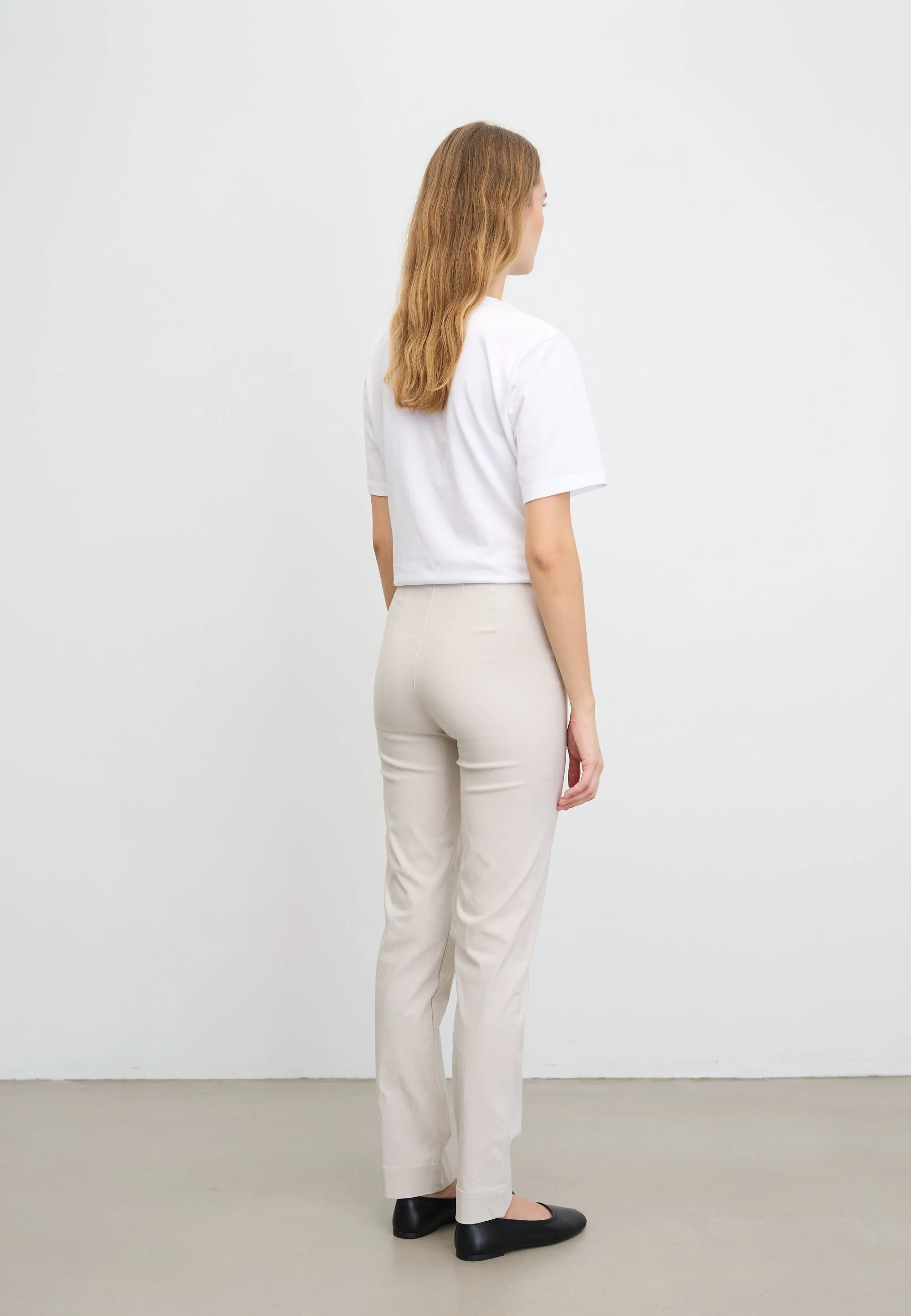 Betty Regular - Medium Length - Grey Sand