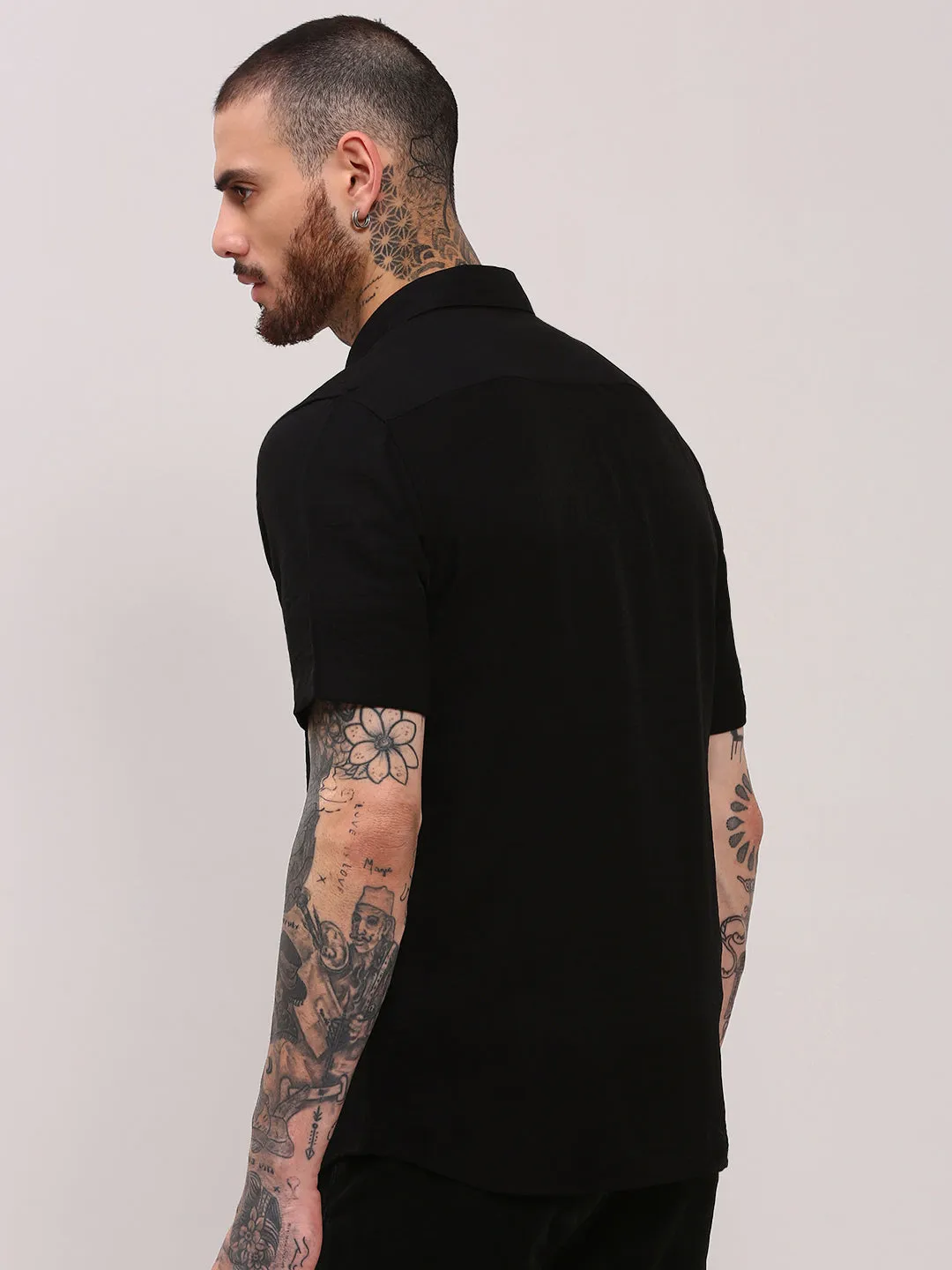 Men Black Solid Slim Fit Casual Shirt