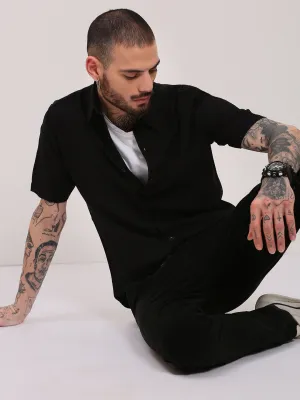 Men Black Solid Slim Fit Casual Shirt