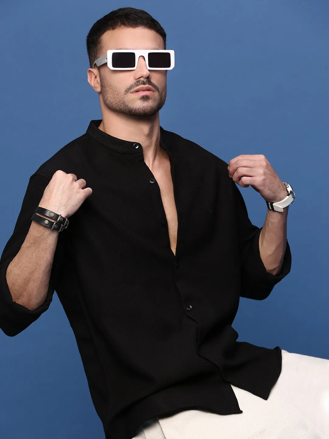 Men Black Solid Slim Fit Cotton Casual Shirt